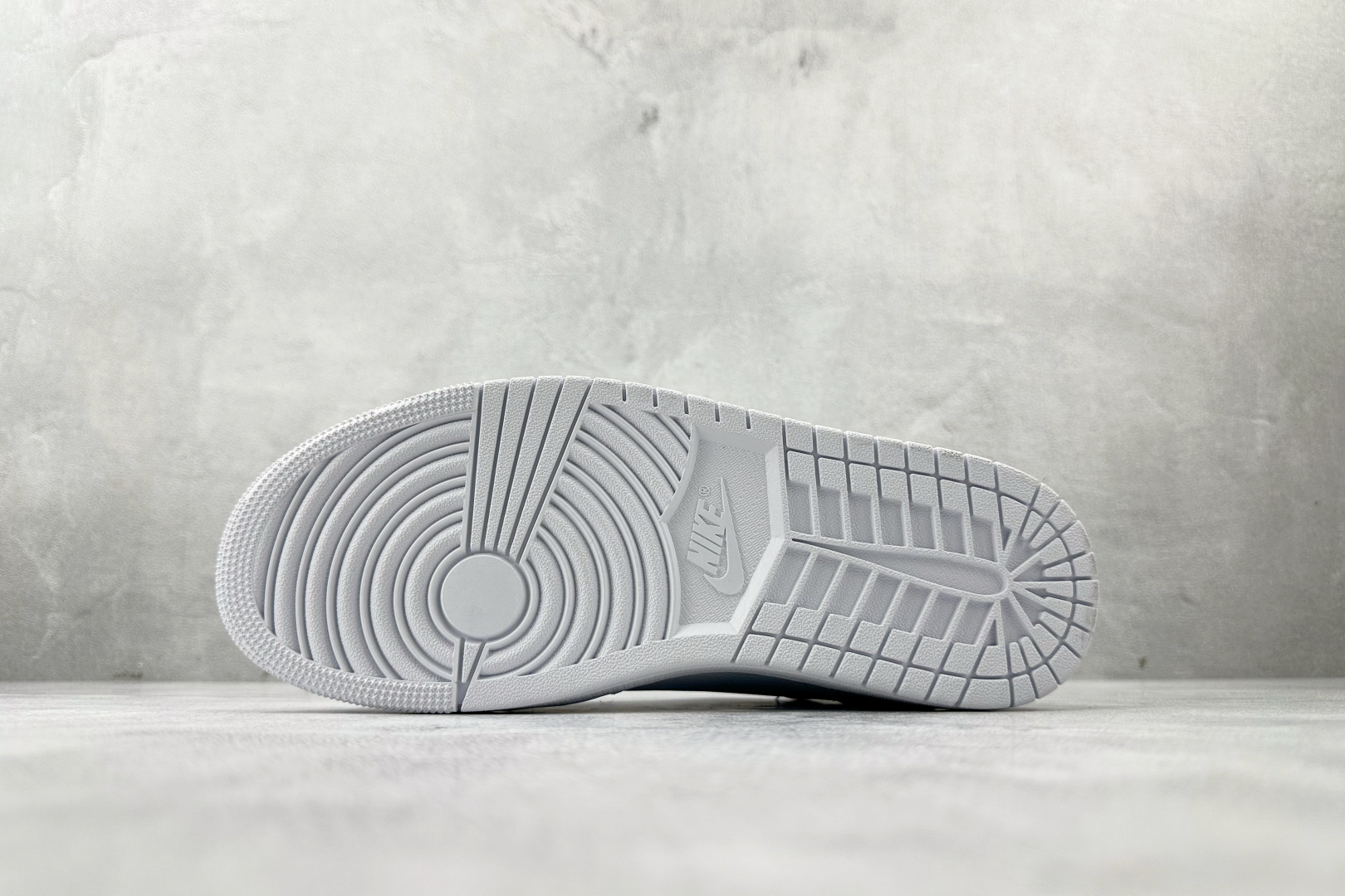 200 Jordan Air Jordan 1 白 872782-100