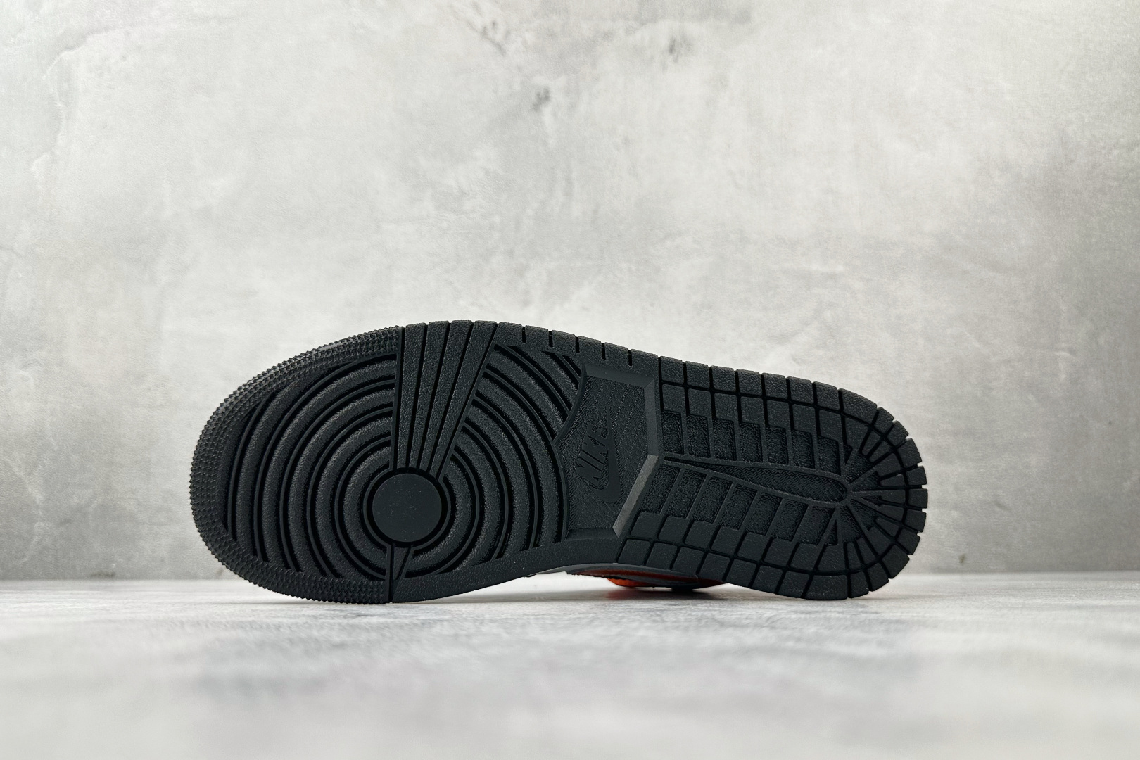 Jordan Air Jordan 1 黑白橙色 DQ8426-801