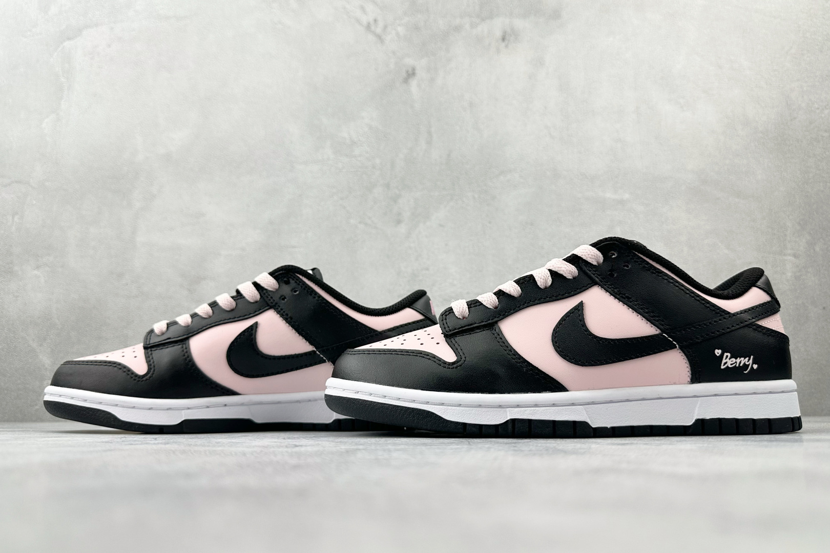 定制球鞋 Nike Dunk 樱花白桃 黑粉 DD1391-100 定制球鞋 Nike Dunk 樱花白桃 黑粉 DD1391-100