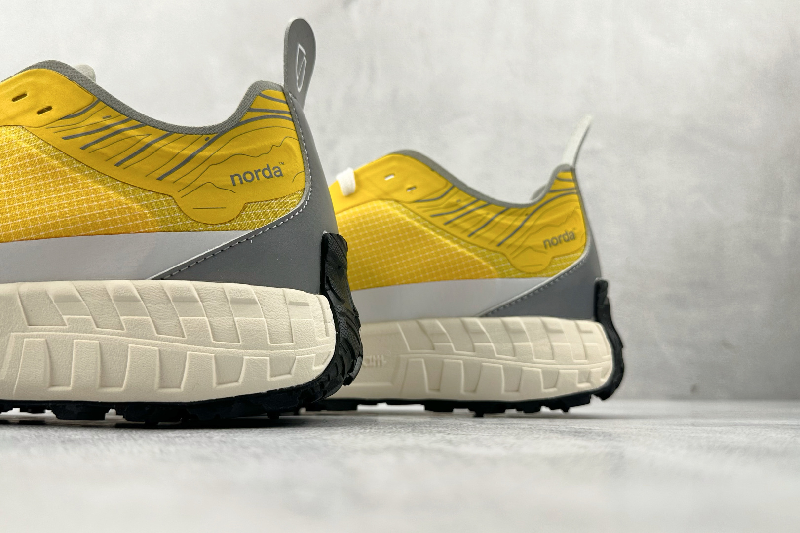 NORDA 001 亮黄色货号：TFO001WPHL尺码：36 36.5 37 38.5 39 40 4