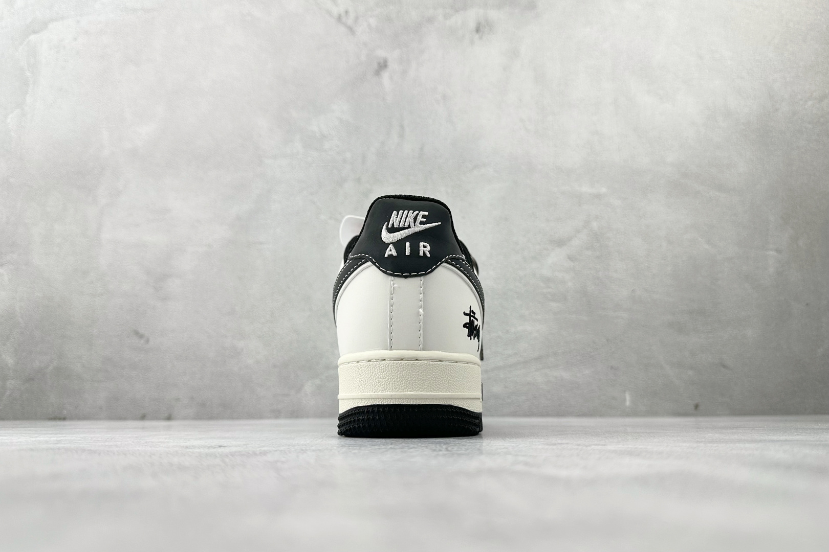 Nike Air Force 1 07 斯图西 联名 黑白 CS5288-037 Nike Air Force 1 07 斯图西 联名 黑白 CS5288-037