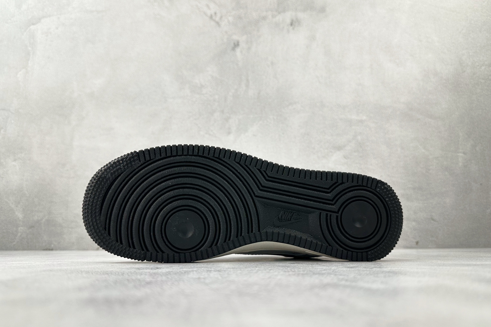 Nike Air Force 1 07 斯图西 联名 黑白 CS5288-037 Nike Air Force 1 07 斯图西 联名 黑白 CS5288-037