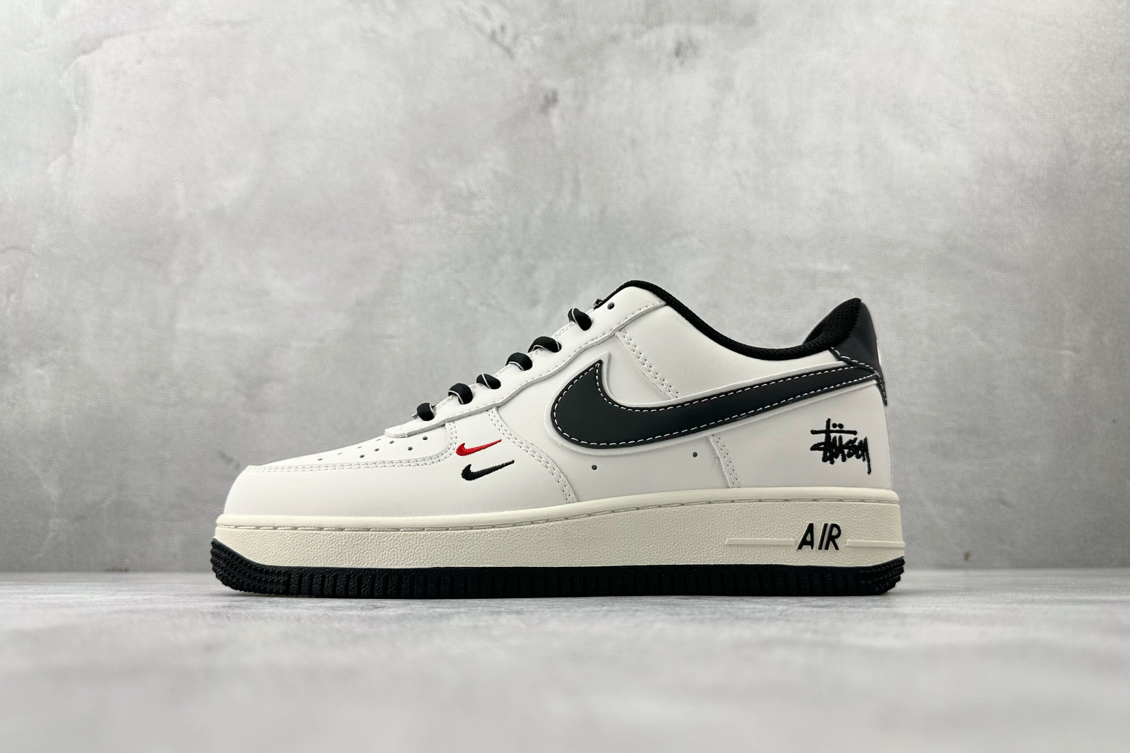 Nike Air Force 1 07 斯图西 联名 黑白 CS5288-037 Nike Air Force 1 07 斯图西 联名 黑白 CS5288-037
