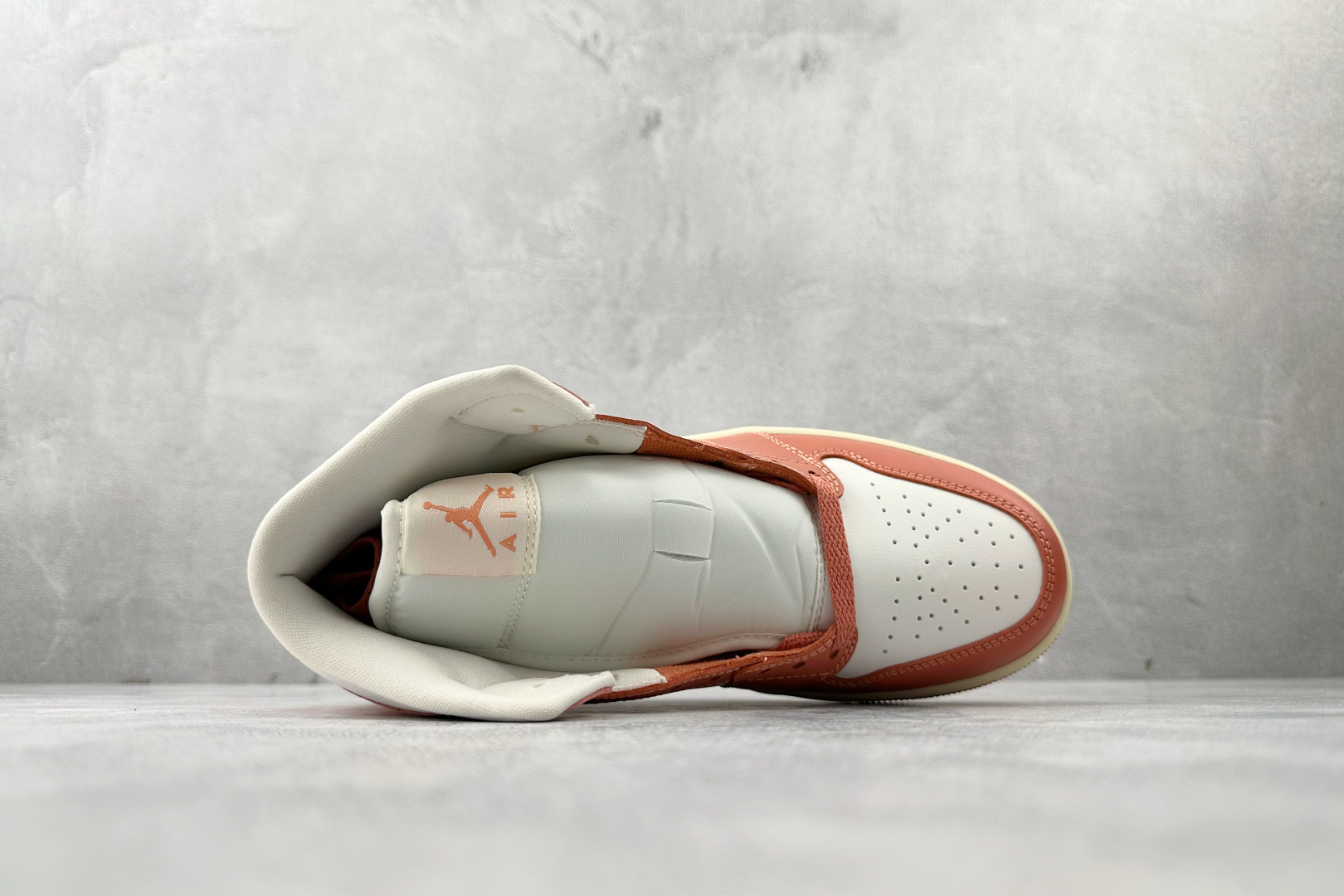 Jordan Air Jordan 1 白粉色 BQ6472-180