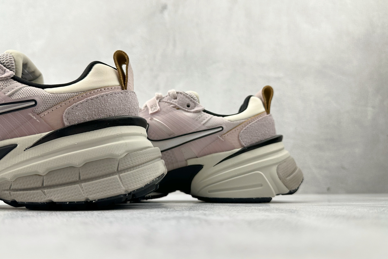 Nike V2K Run 粉色 FN6703-001