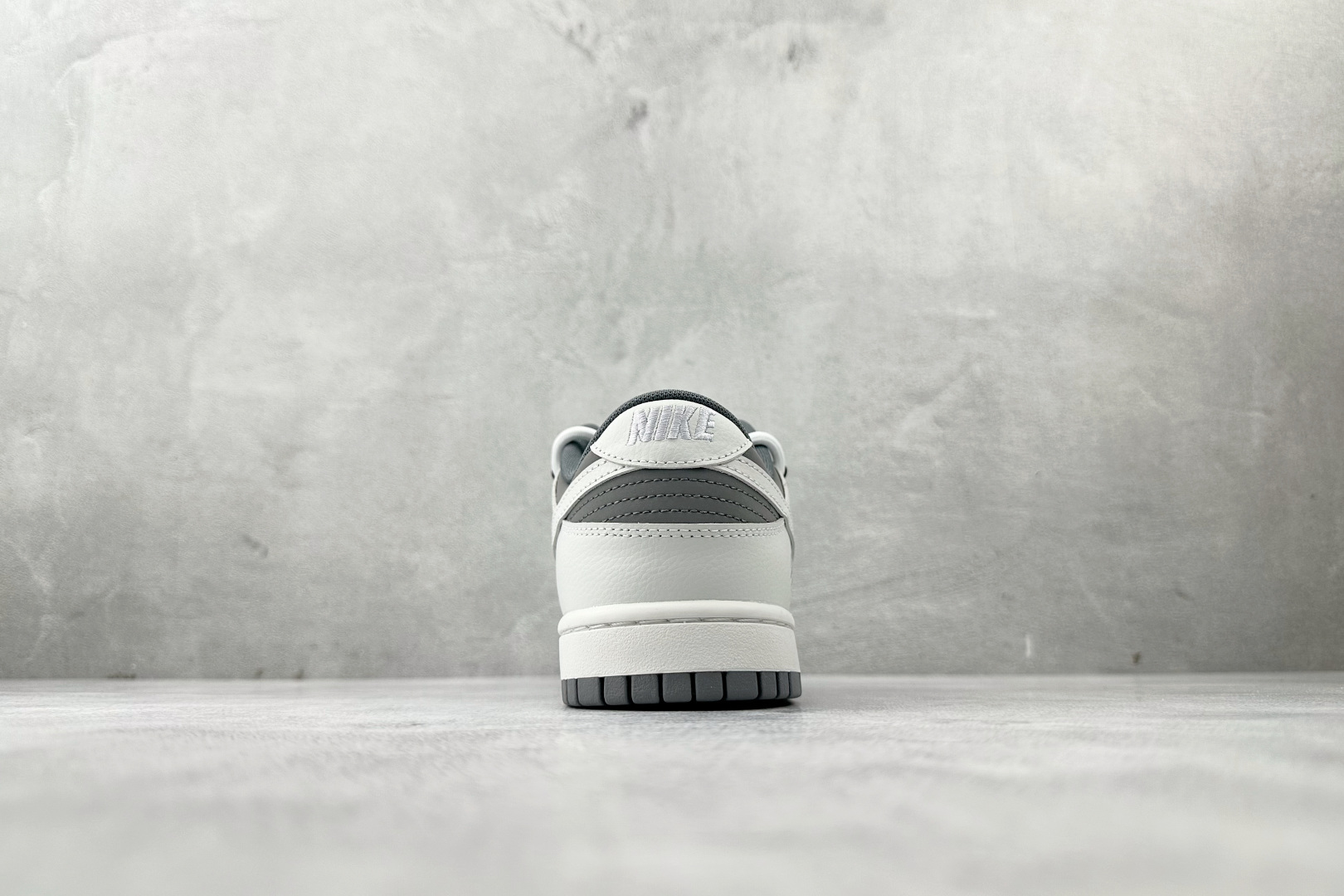 YC 双十一特价双十一特价【定制球鞋】Nike Dunk 封狼居胥 白灰货号：WG0528-111尺码：