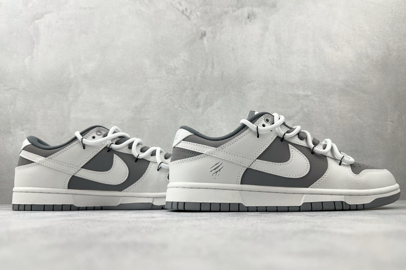 YC 双十一特价双十一特价【定制球鞋】Nike Dunk 封狼居胥 白灰货号：WG0528-111尺码：