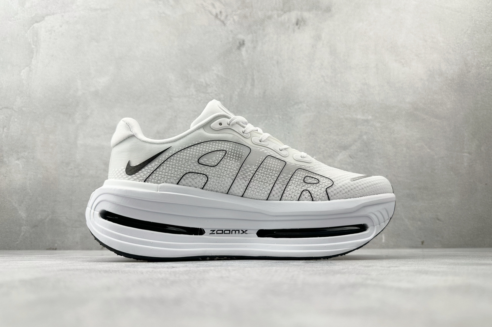 Nike Vomero Vomero Premium白黑 HQ2050-002