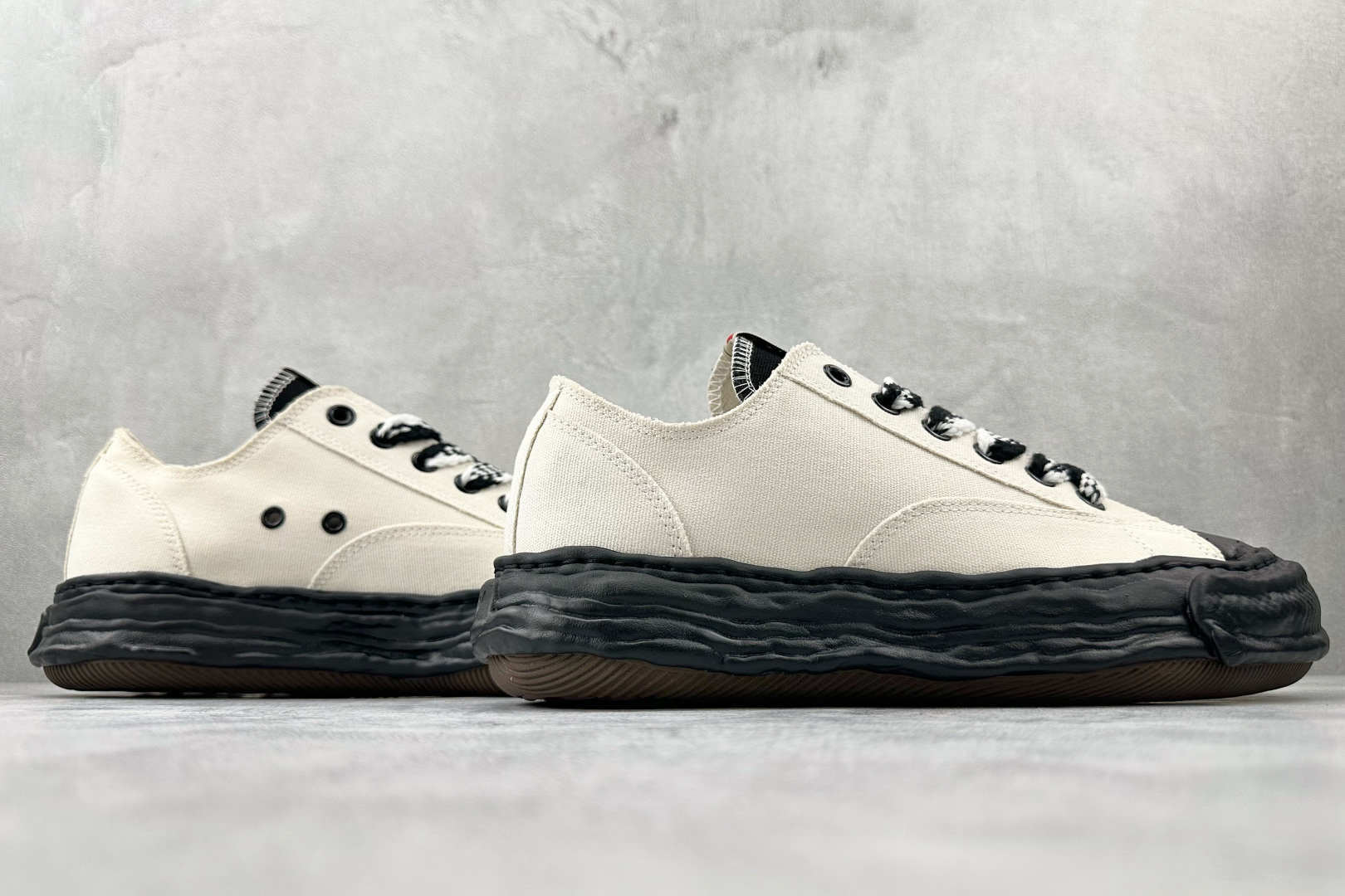 220 MIHARA YASUHIRO三原康裕 浅褐色 A12FW707