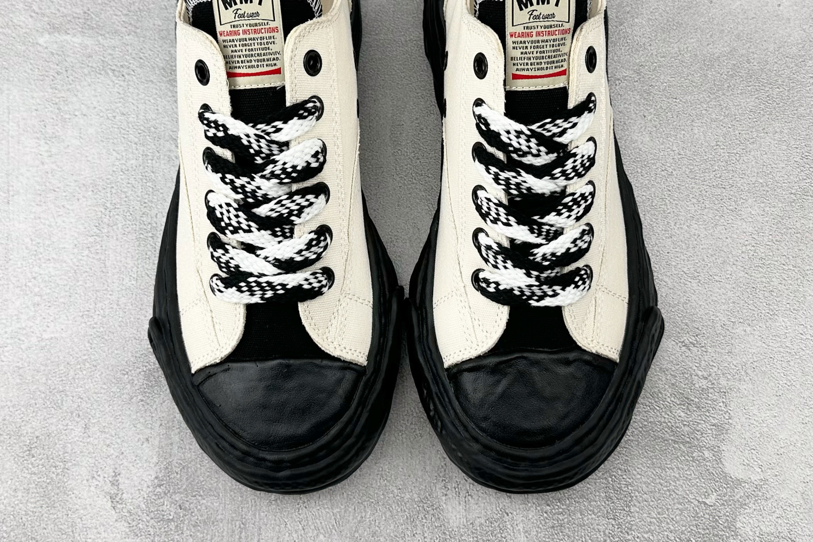 220 MIHARA YASUHIRO三原康裕 浅褐色 A12FW707