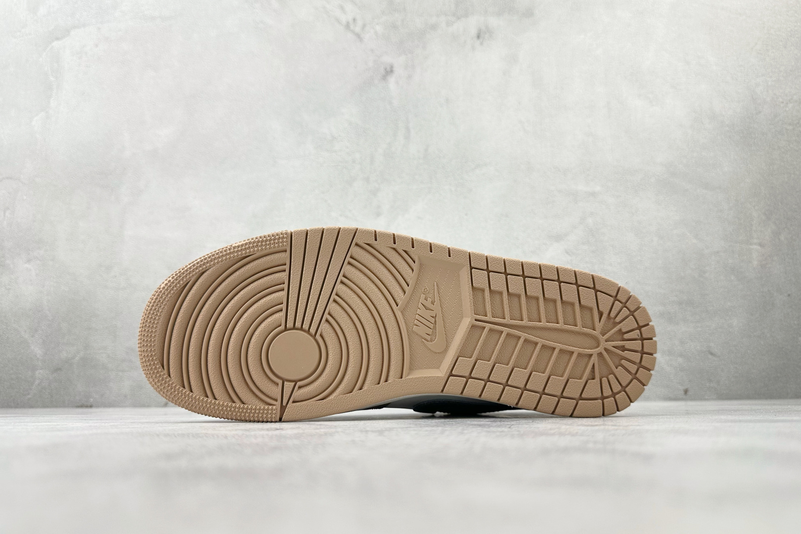 DT 公司级 Jordan Air Jordan 1 Low 米灰货号：-169尺码：35.5 36 3