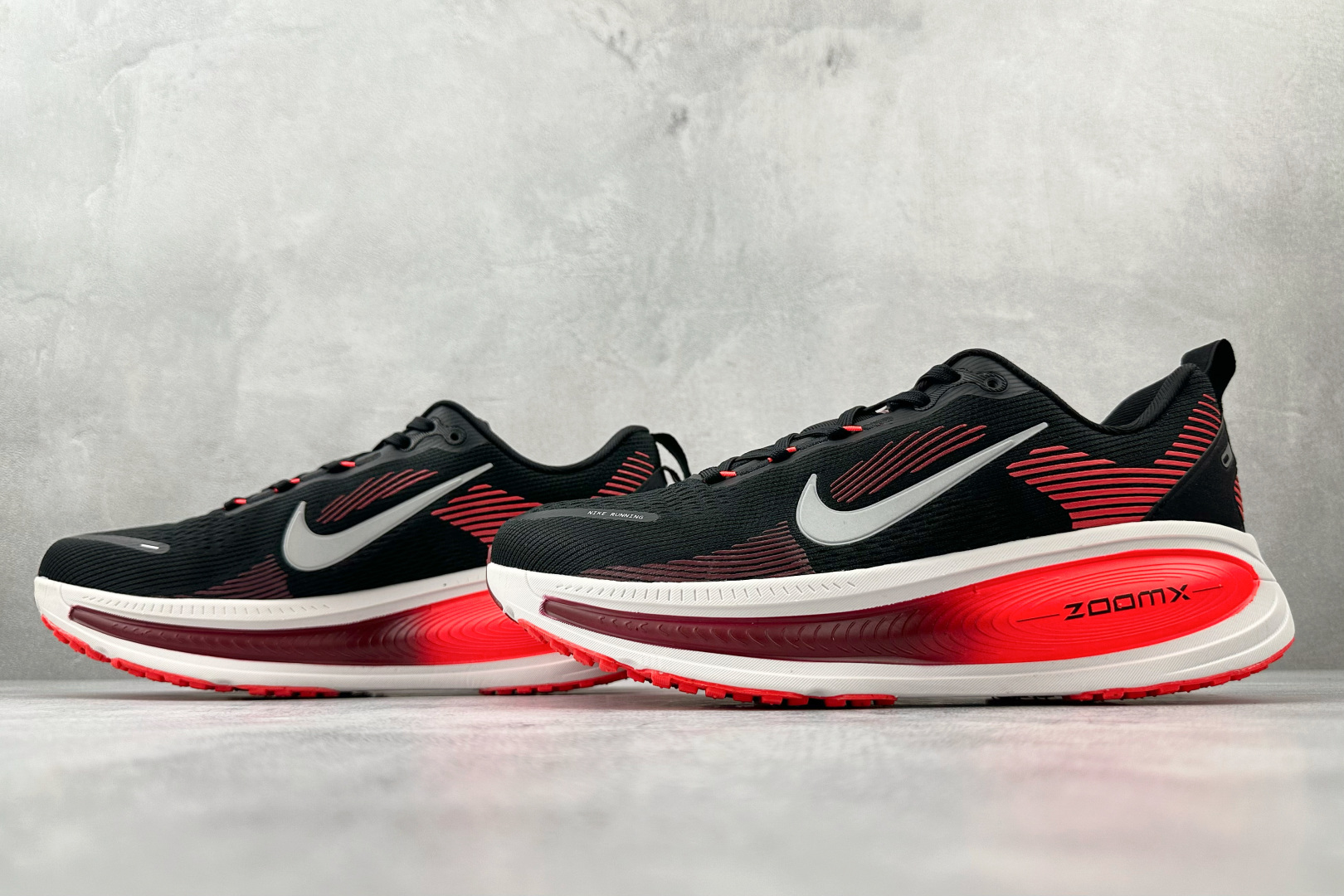 GT 全套数据私模 Nike Vomero 18 红黑色货号：HM6803-008尺码：39 40 40