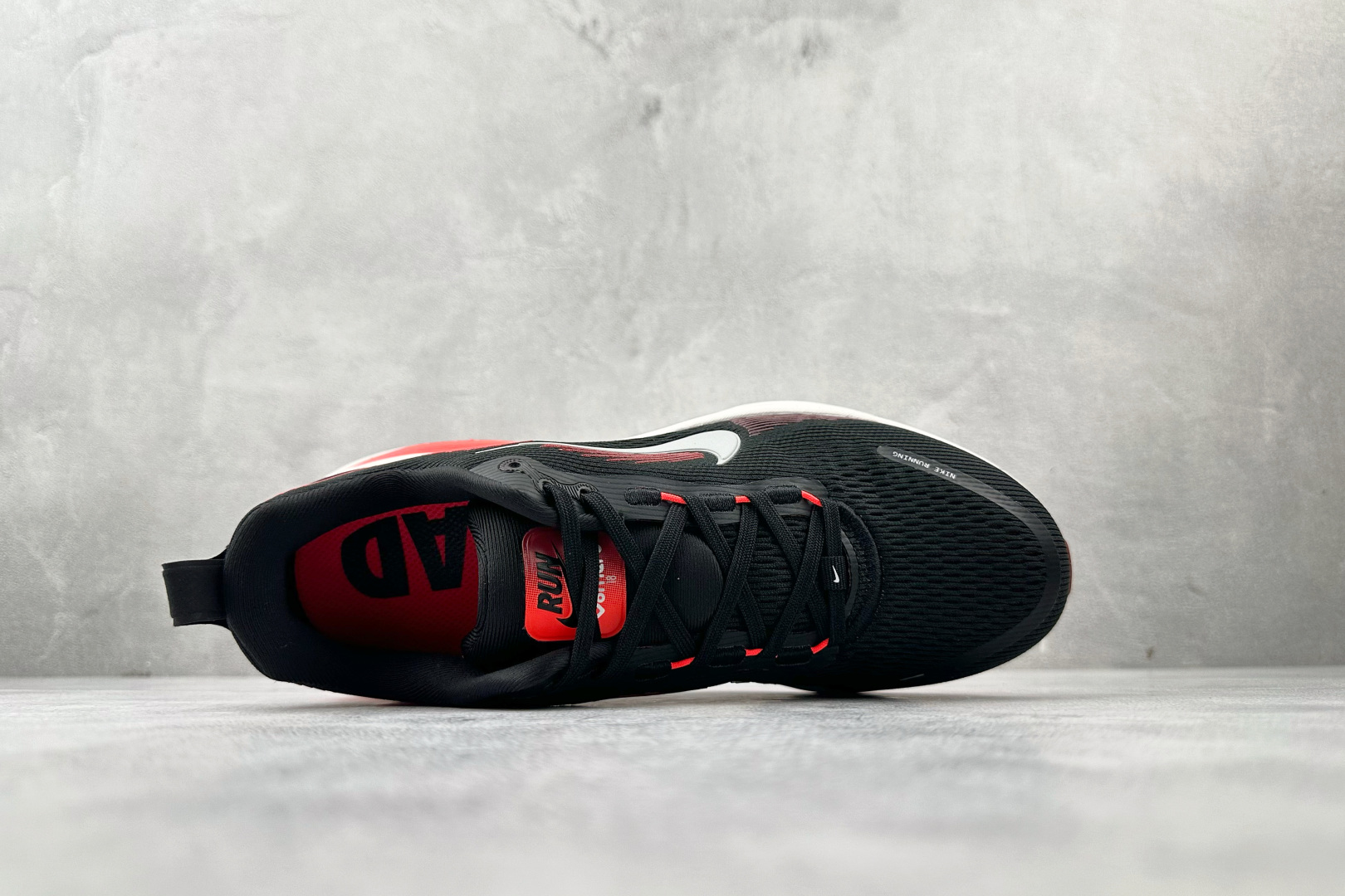 GT 全套数据私模 Nike Vomero 18 红黑色货号：HM6803-008尺码：39 40 40