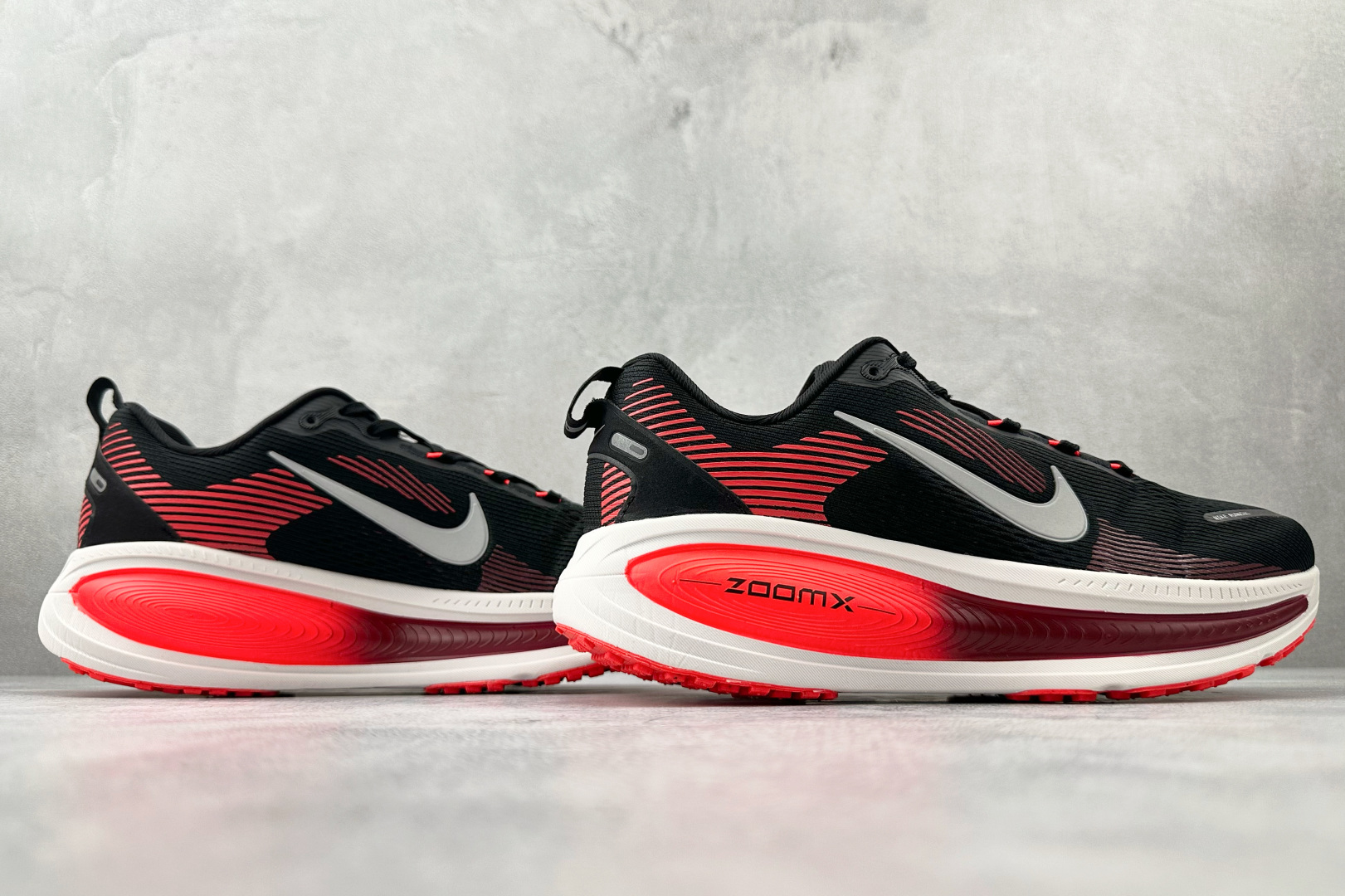 GT 全套数据私模 Nike Vomero 18 红黑色货号：HM6803-008尺码：39 40 40