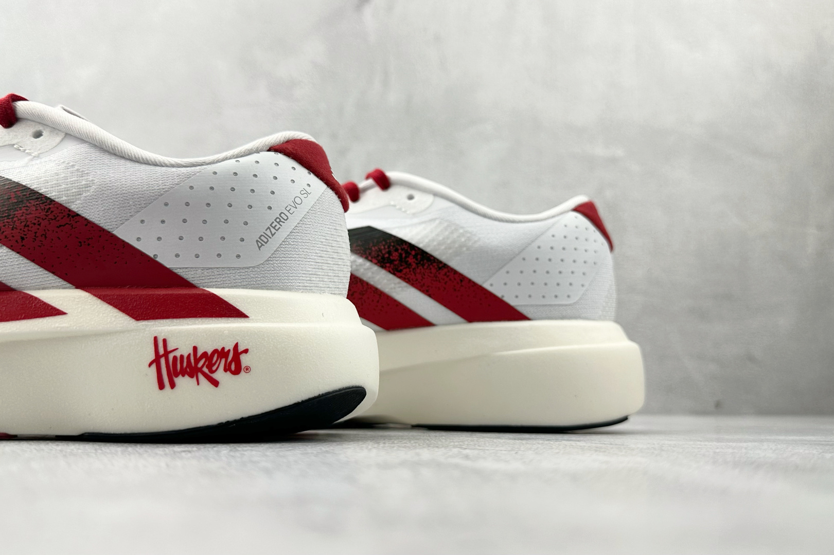 全新工厂开发 adidas Adizero Evo SL 白红 JQ4576