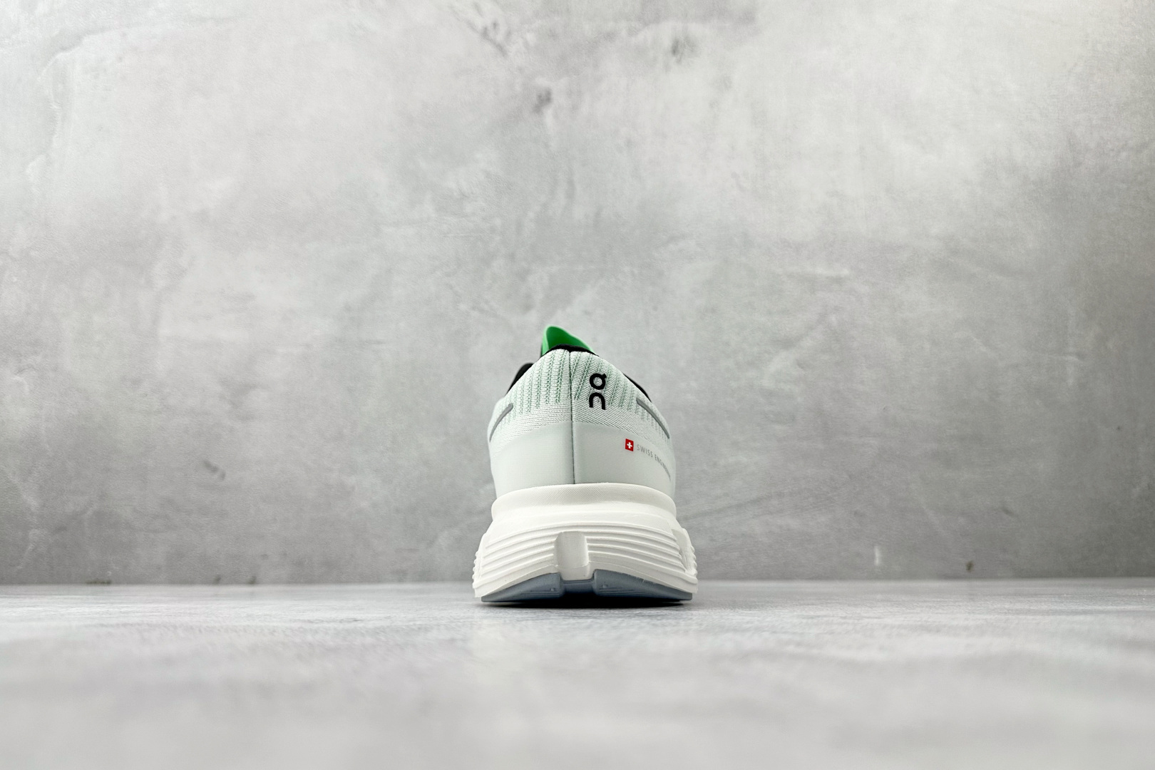 180 On昂跑 Cloud 6 Push M 白绿蓝 3MF1005