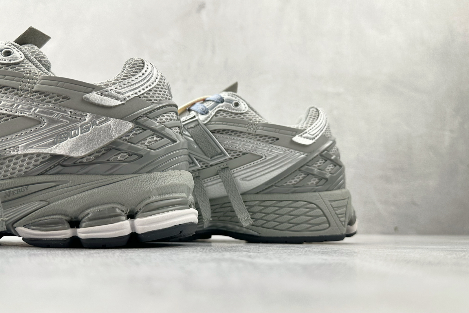260 New Balance NB 1906A 银灰色 M1906AG
