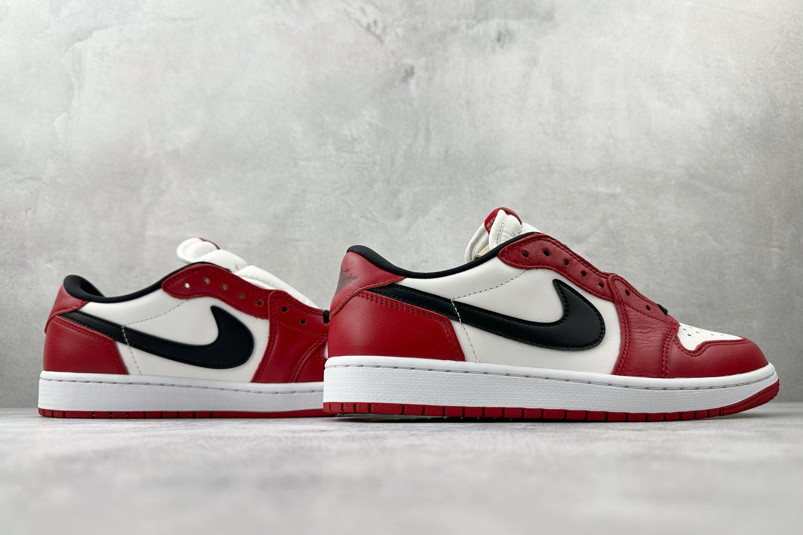 全新工厂开发 Jordan Air Jordan 1 RETRO LOW ”Black Muslin Varsity Red”红白黑 HQ6998-600 全新工厂开发 Jordan Air Jordan 1 RETRO LOW ”Black Muslin Varsity Red”红白黑 HQ6998-600