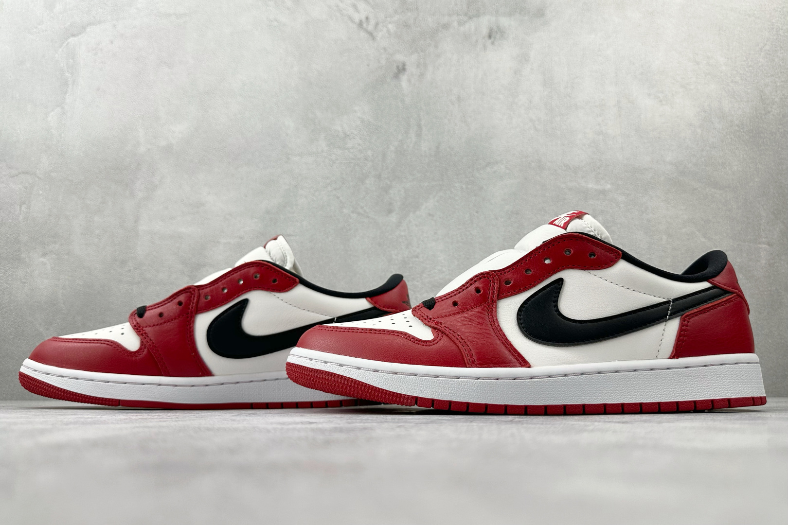 全新工厂开发 Jordan Air Jordan 1 RETRO LOW ”Black Muslin Varsity Red”红白黑 HQ6998-600 全新工厂开发 Jordan Air Jordan 1 RETRO LOW ”Black Muslin Varsity Red”红白黑 HQ6998-600