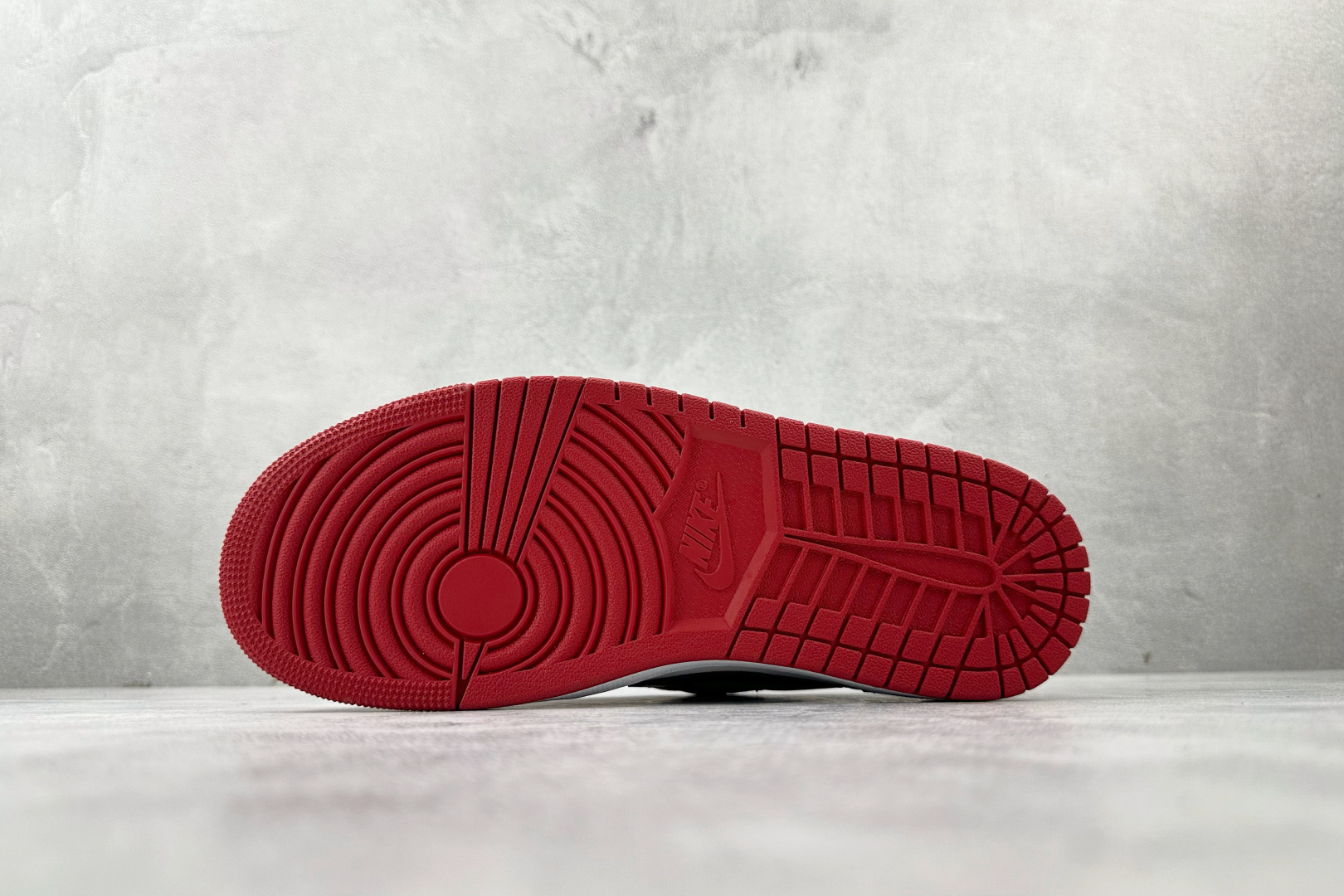 全新工厂开发 Jordan Air Jordan 1 RETRO LOW ”Black Muslin Varsity Red”红白黑 HQ6998-600 全新工厂开发 Jordan Air Jordan 1 RETRO LOW ”Black Muslin Varsity Red”红白黑 HQ6998-600