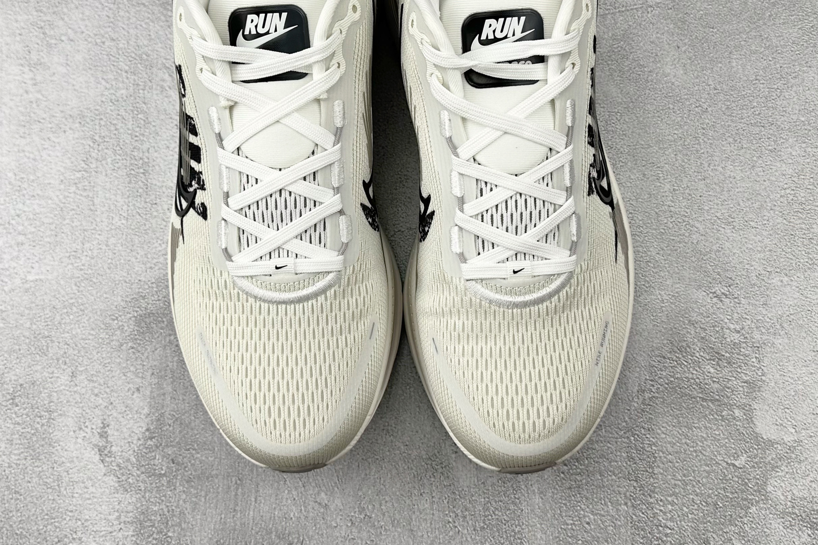 全套数据私模 Nike Vomero 18 白色 IB5726-100