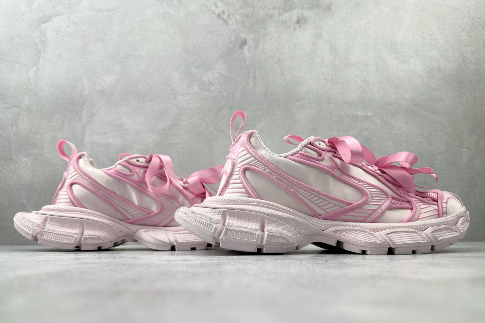 VG 430 代购版 Balenciaga巴黎世家 3XL 缎面蝴蝶结 粉色 734731W3XSB