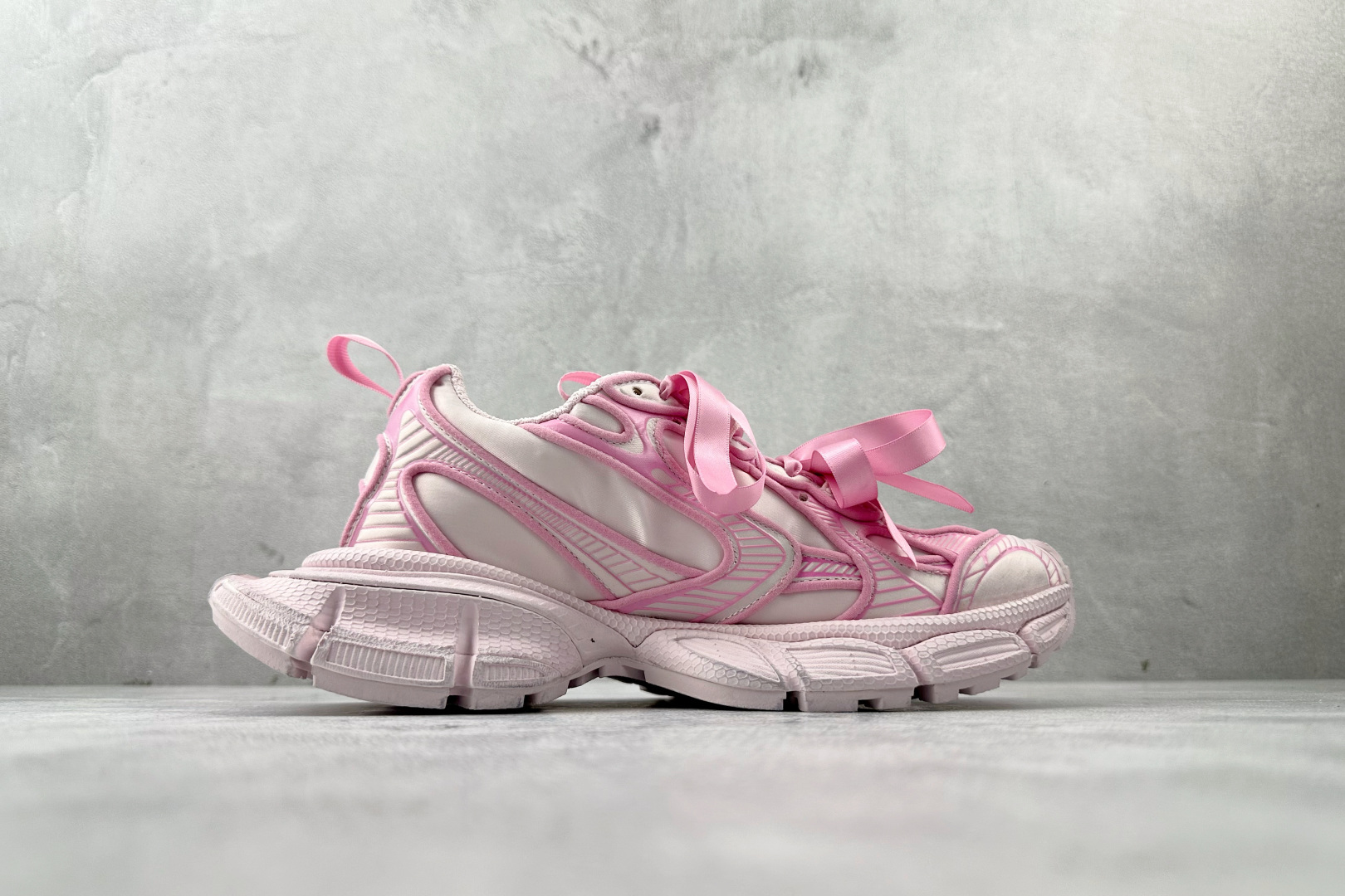 VG 430 代购版 Balenciaga巴黎世家 3XL 缎面蝴蝶结 粉色 734731W3XSB