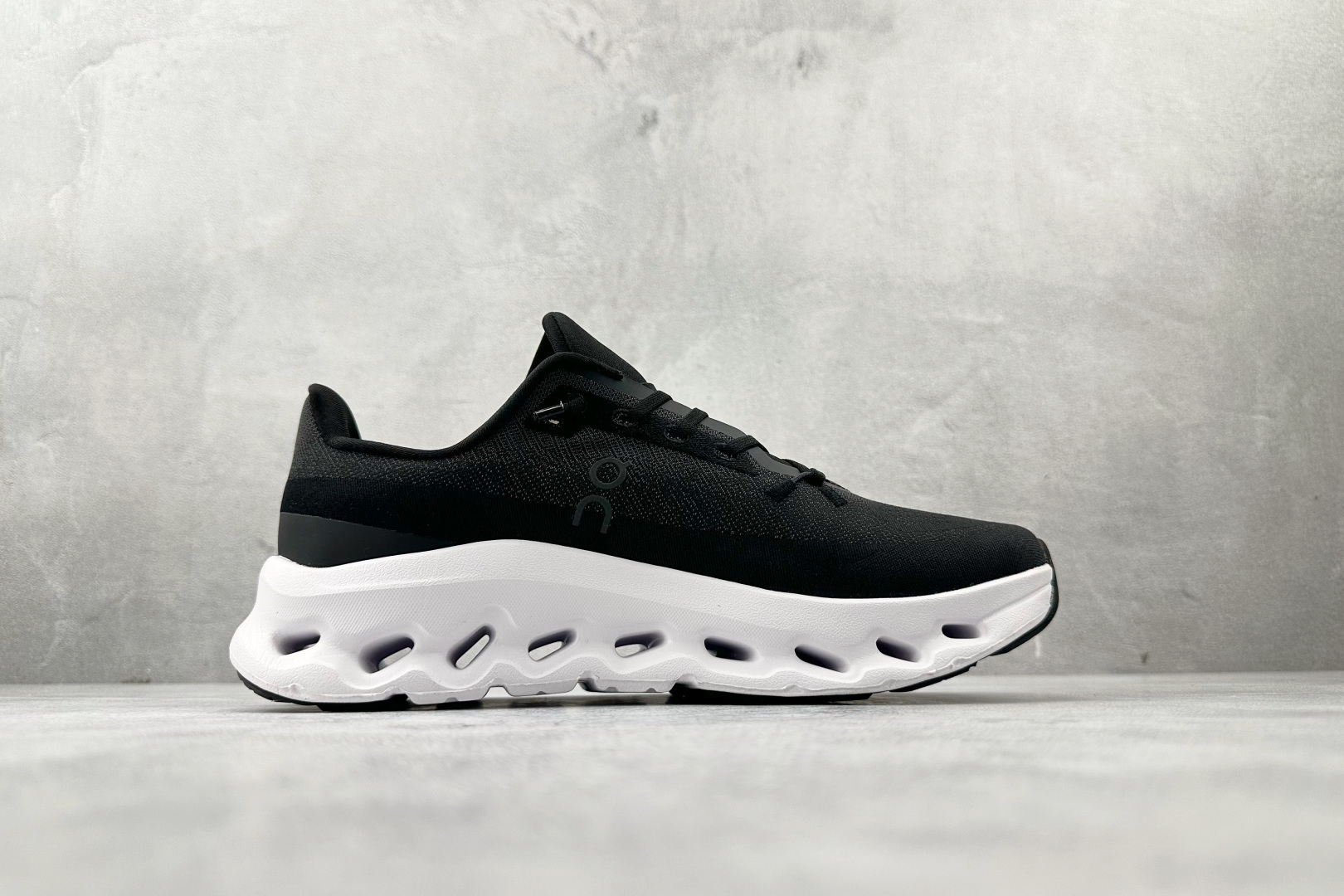 180 On昂跑 Cloudtilt 黑色 3ME1010