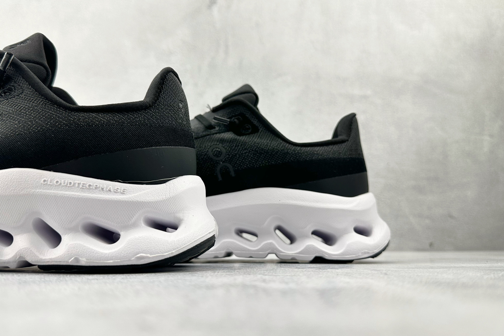 180 On昂跑 Cloudtilt 黑色 3ME1010