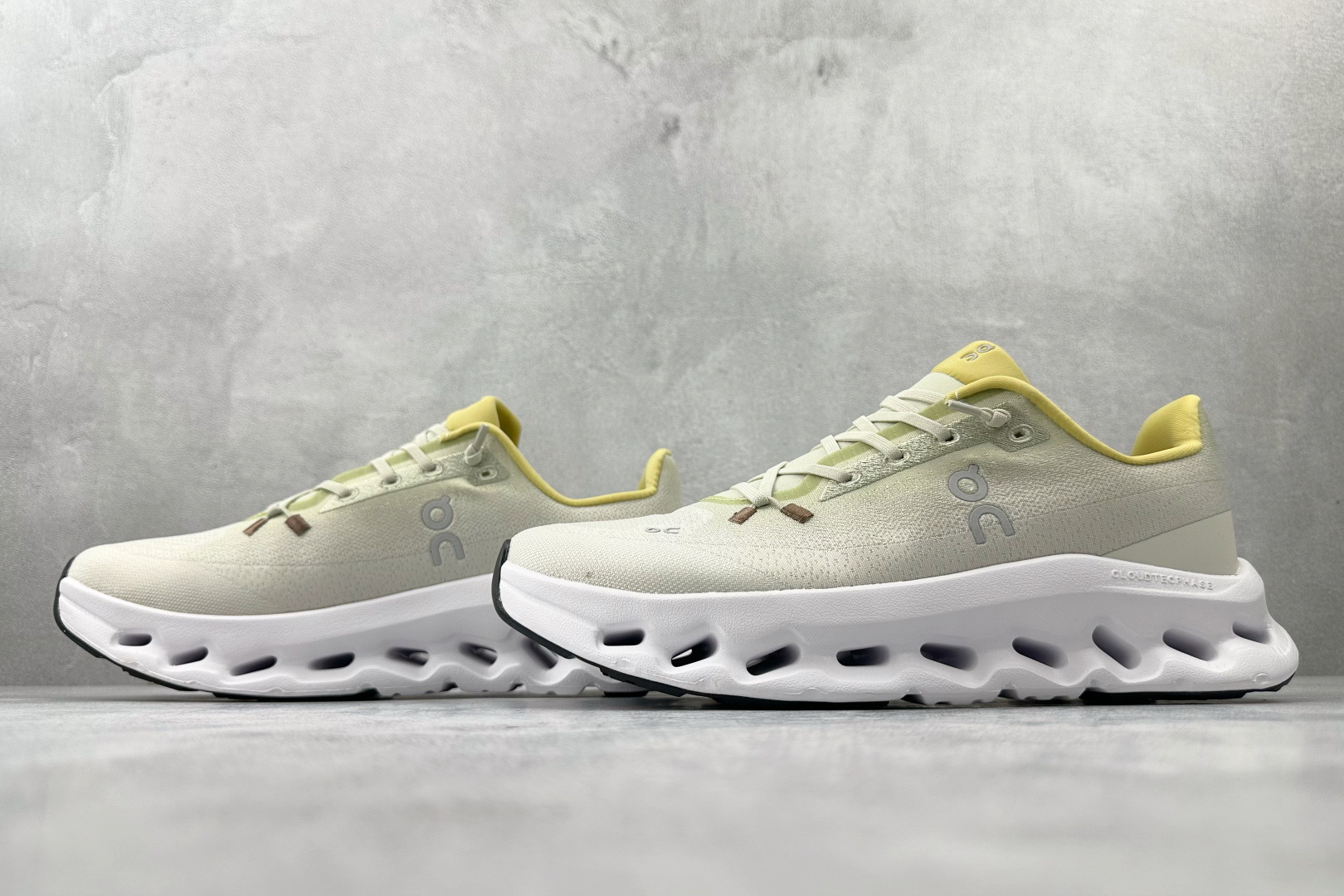 180 On昂跑 Cloudtilt 米色 3ME1010