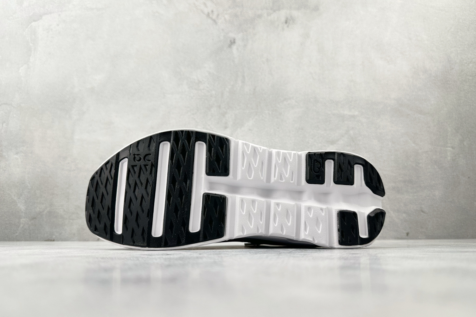 180 On昂跑 Cloudtilt 米色 3ME1010