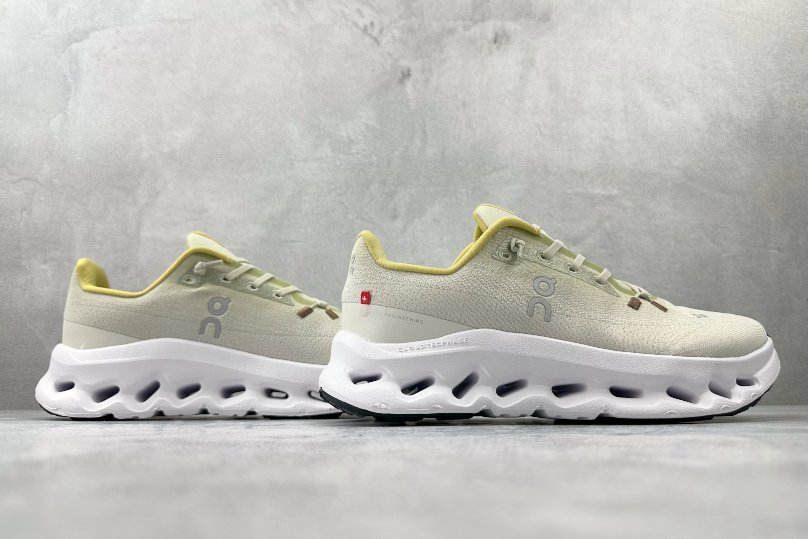 180 On昂跑 Cloudtilt 米色 3ME1010