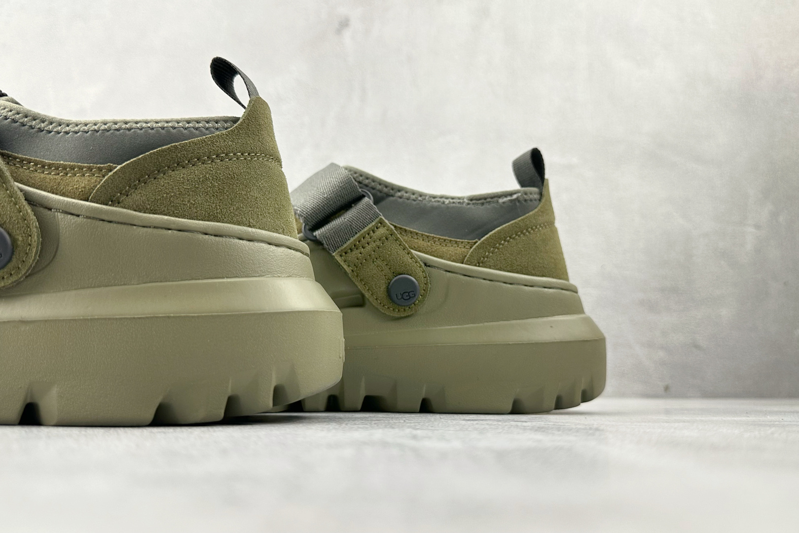 190 东南亚订单 UGG PeakMod Lowcut 深橄榄色 1171355-DLVM