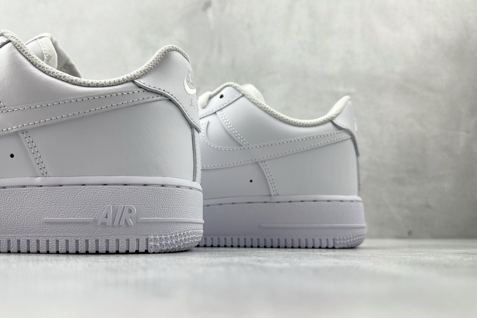 180 全新工厂开发 Nike Air Force 1 07 纯白 CW2288-111