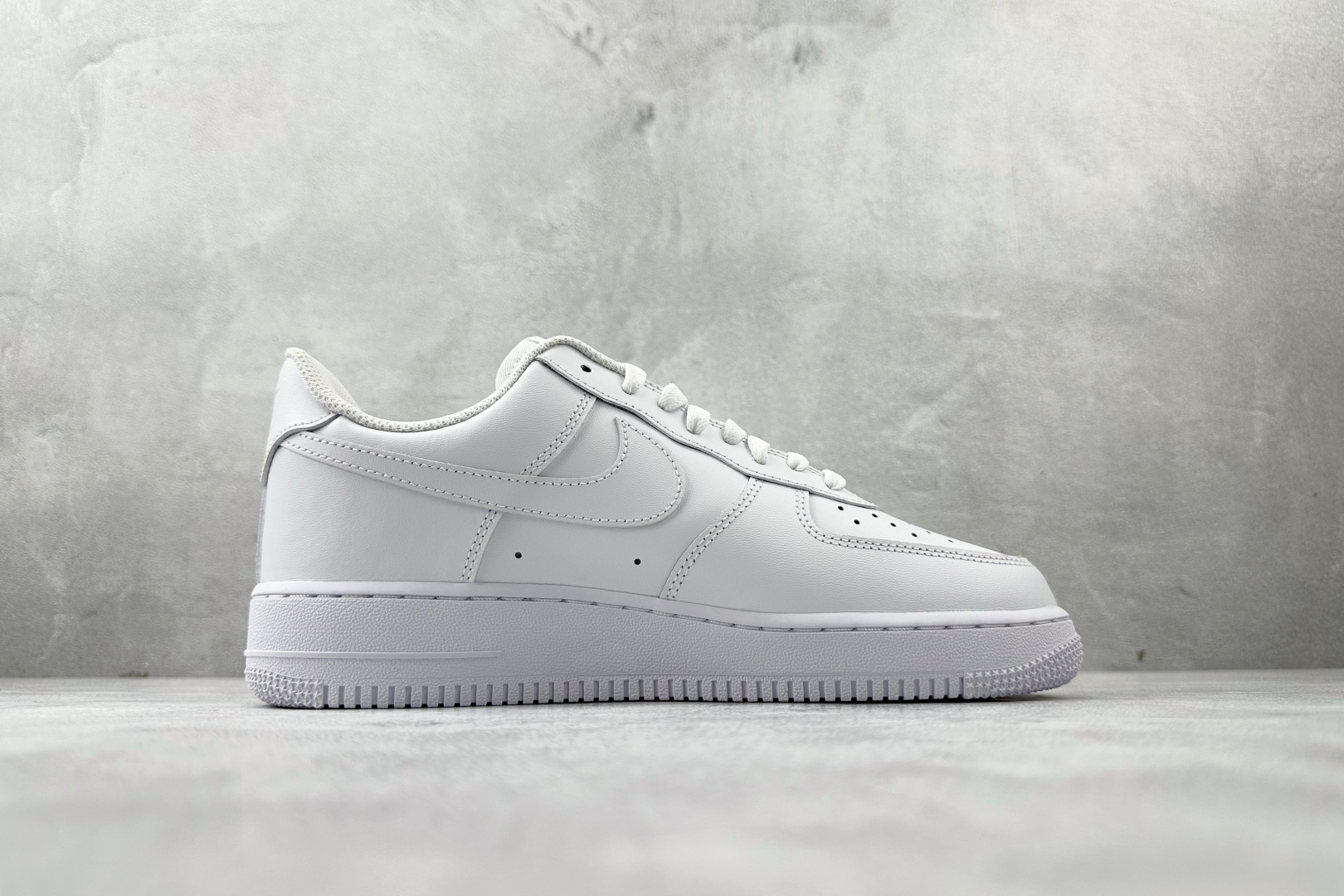 180 全新工厂开发 Nike Air Force 1 07 纯白 CW2288-111