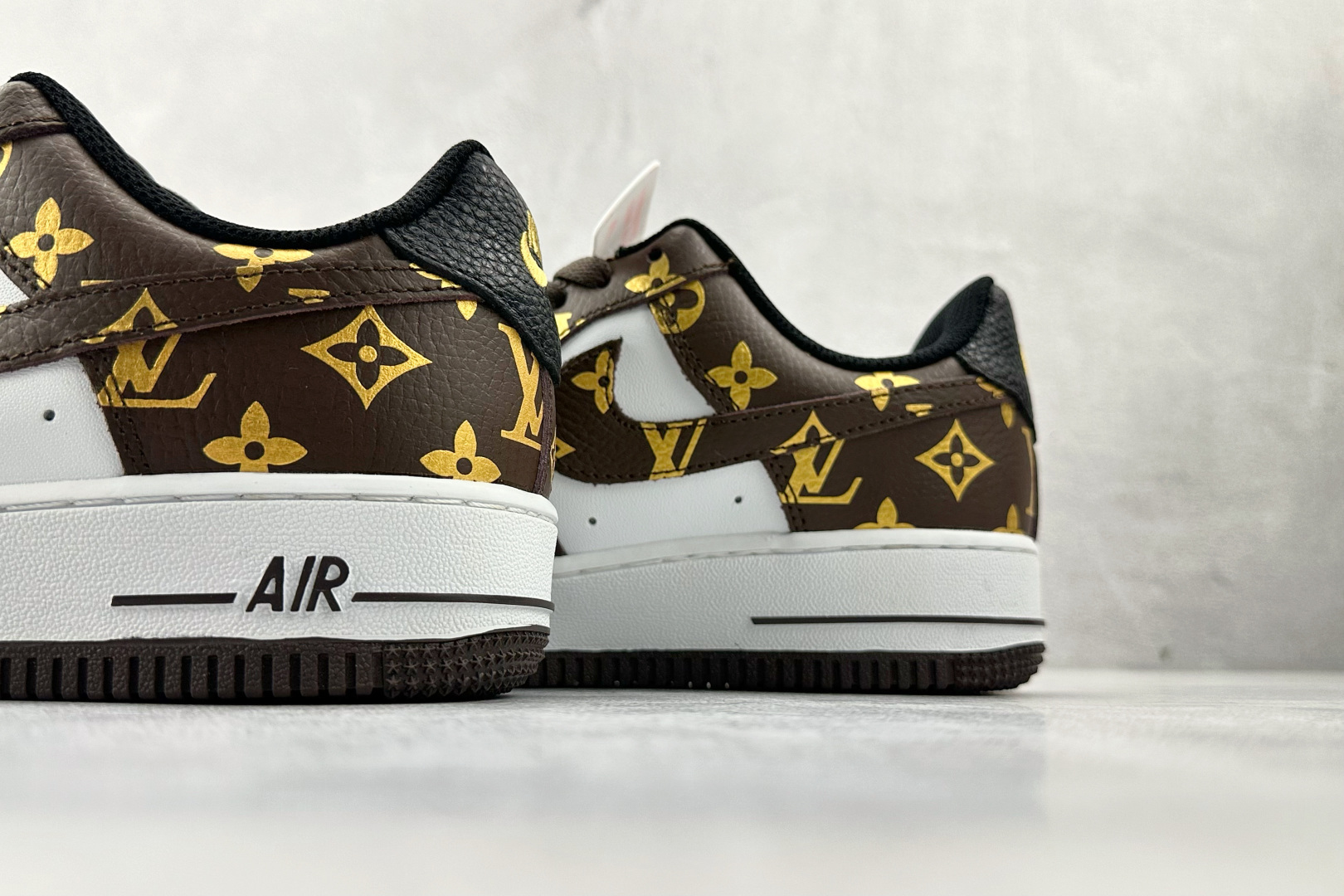 260 Nike Air Force 1 07 LV 联名 棕白 CZ3986-004