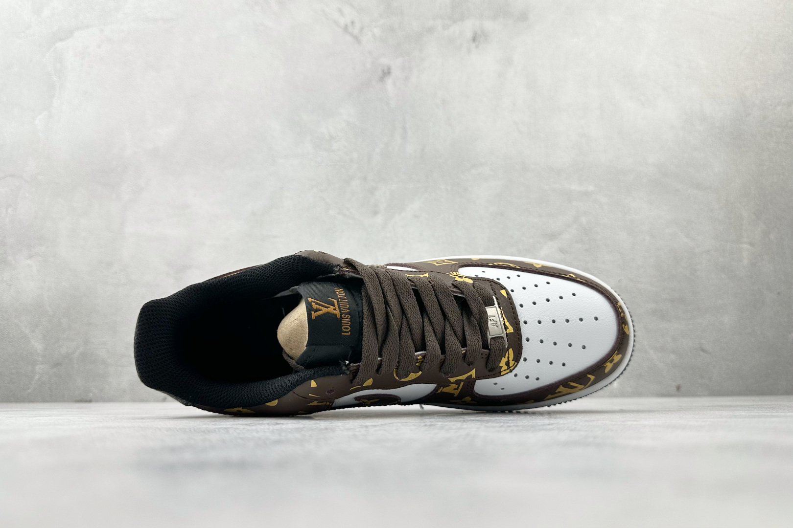 260 Nike Air Force 1 07 LV 联名 棕白 CZ3986-004