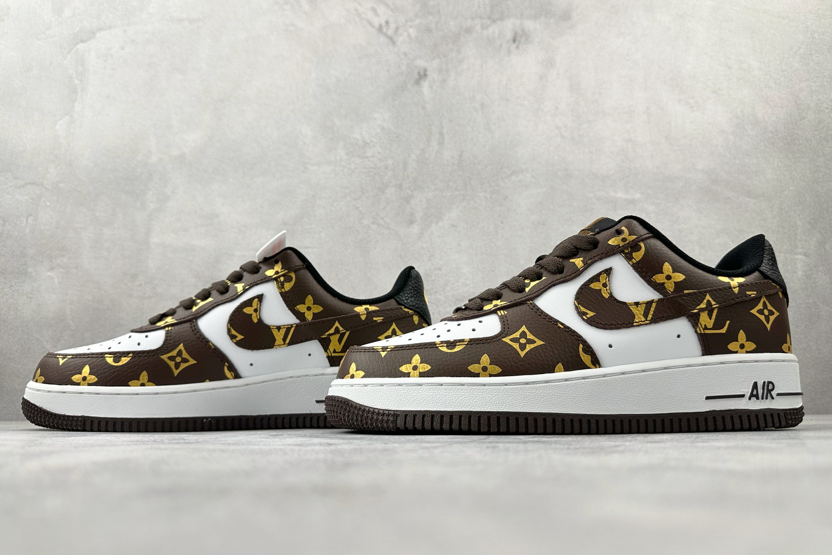 260 Nike Air Force 1 07 LV 联名 棕白 CZ3986-004