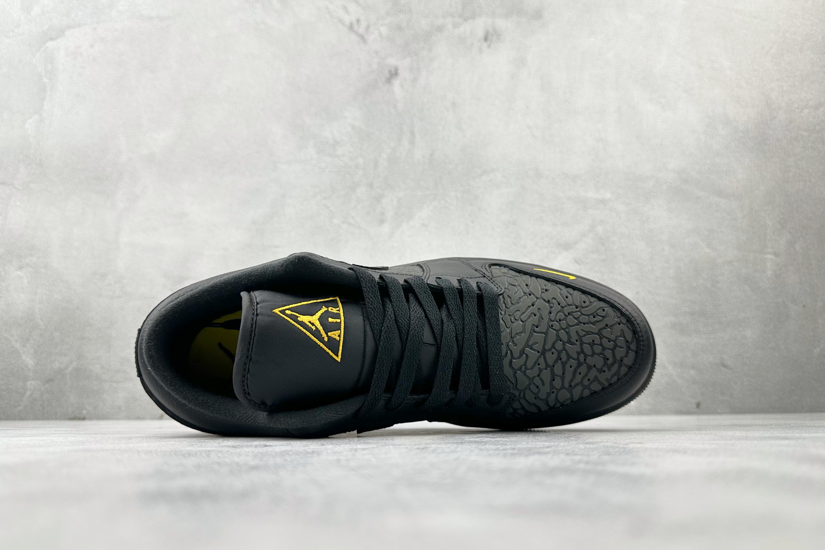 200 综合版 Jordan Air Jordan 1 黑色 IM6568-010