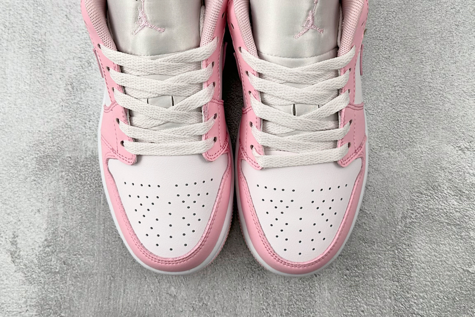 200 综合版 Jordan Air Jordan 1 粉色 553560-614-Chinese UA Cheap High Quatity Brand Clothes Bags handbags Sneakers wholesale wholesaler seller from China Factory suppliers Fashion Clothing Shoes best Quality Beautiful Price 200 综合版 Jordan Air Jordan 1 粉色 553560-614