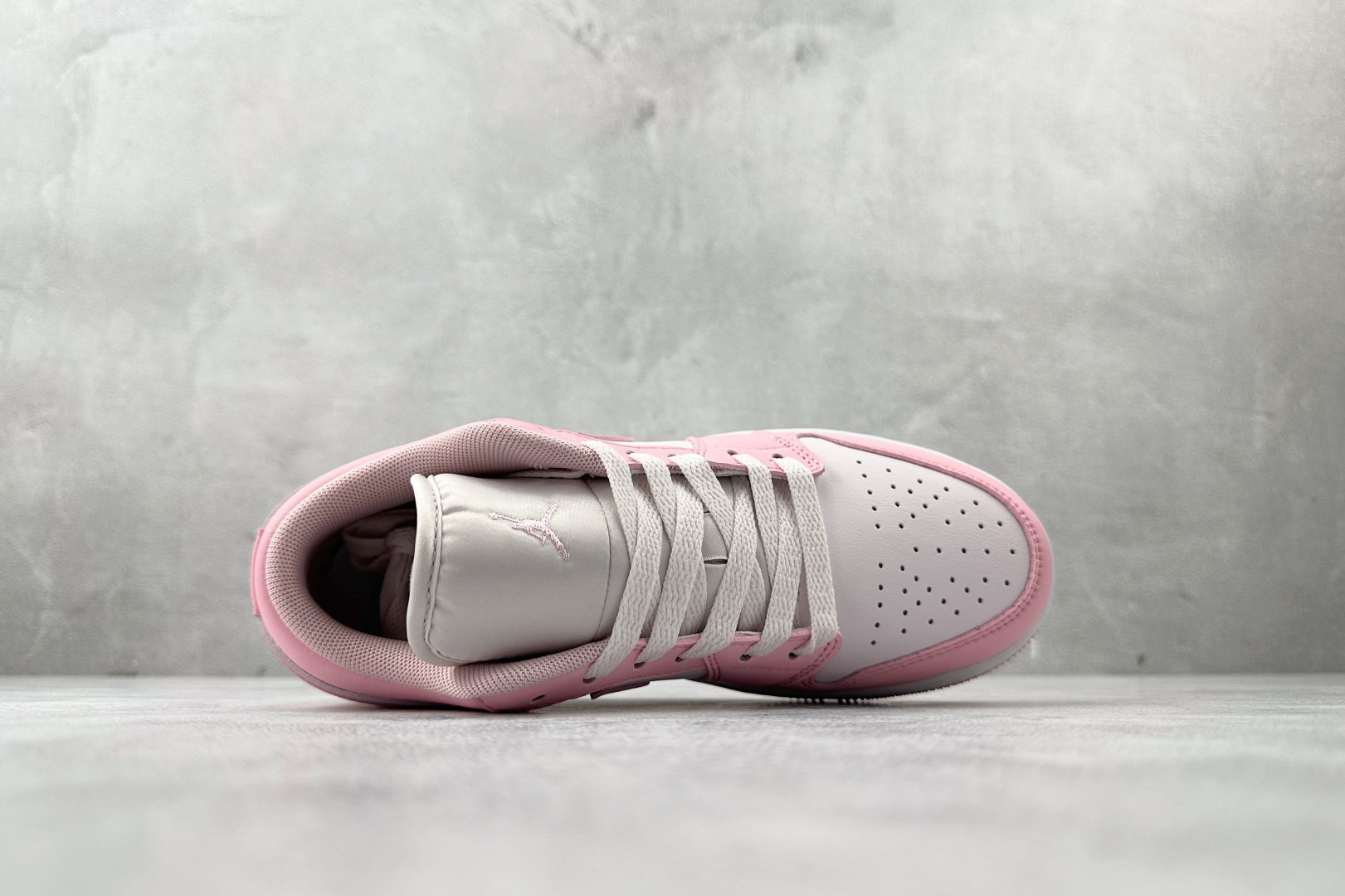 200 综合版 Jordan Air Jordan 1 粉色 553560-614-Chinese UA Cheap High Quatity Brand Clothes Bags handbags Sneakers wholesale wholesaler seller from China Factory suppliers Fashion Clothing Shoes best Quality Beautiful Price 200 综合版 Jordan Air Jordan 1 粉色 553560-614