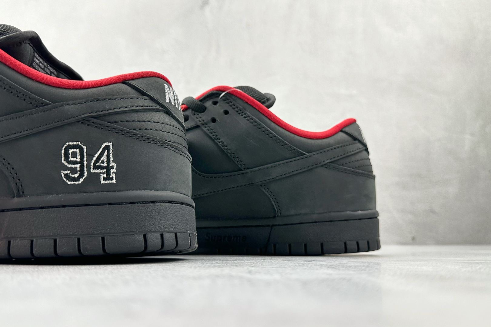 Supreme x Nike Dunk SB DUNK LOW PRO QS黑色 HQ8487-001-High Quatity Cheap Brand wholesale wholesaler seller Clothes Bags handbags Sneakers Top Fashion Clothing Shoes from China Factory Chinese suppliers best Quality Beautiful Price Supreme x Nike Dunk SB DUNK LOW PRO QS黑色 HQ8487-001