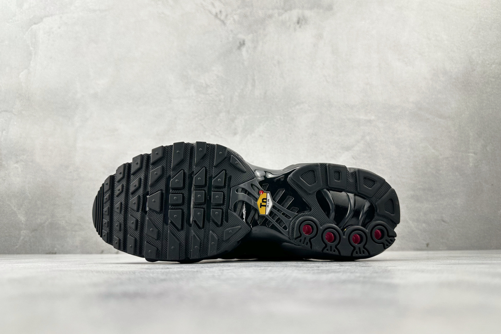 Nike Air Plus 黑色 HJ9743-001-High Quatity Cheap Brand wholesale wholesaler seller Clothes Bags handbags Sneakers Top Fashion Clothing Shoes from China Factory Chinese suppliers best Quality Beautiful Price Nike Air Plus 黑色 HJ9743-001