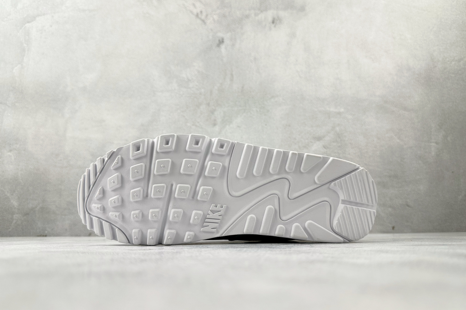 Max 原版开发 Nike Air Max 90 白色货号：CN8490-100尺码：39 40 40.