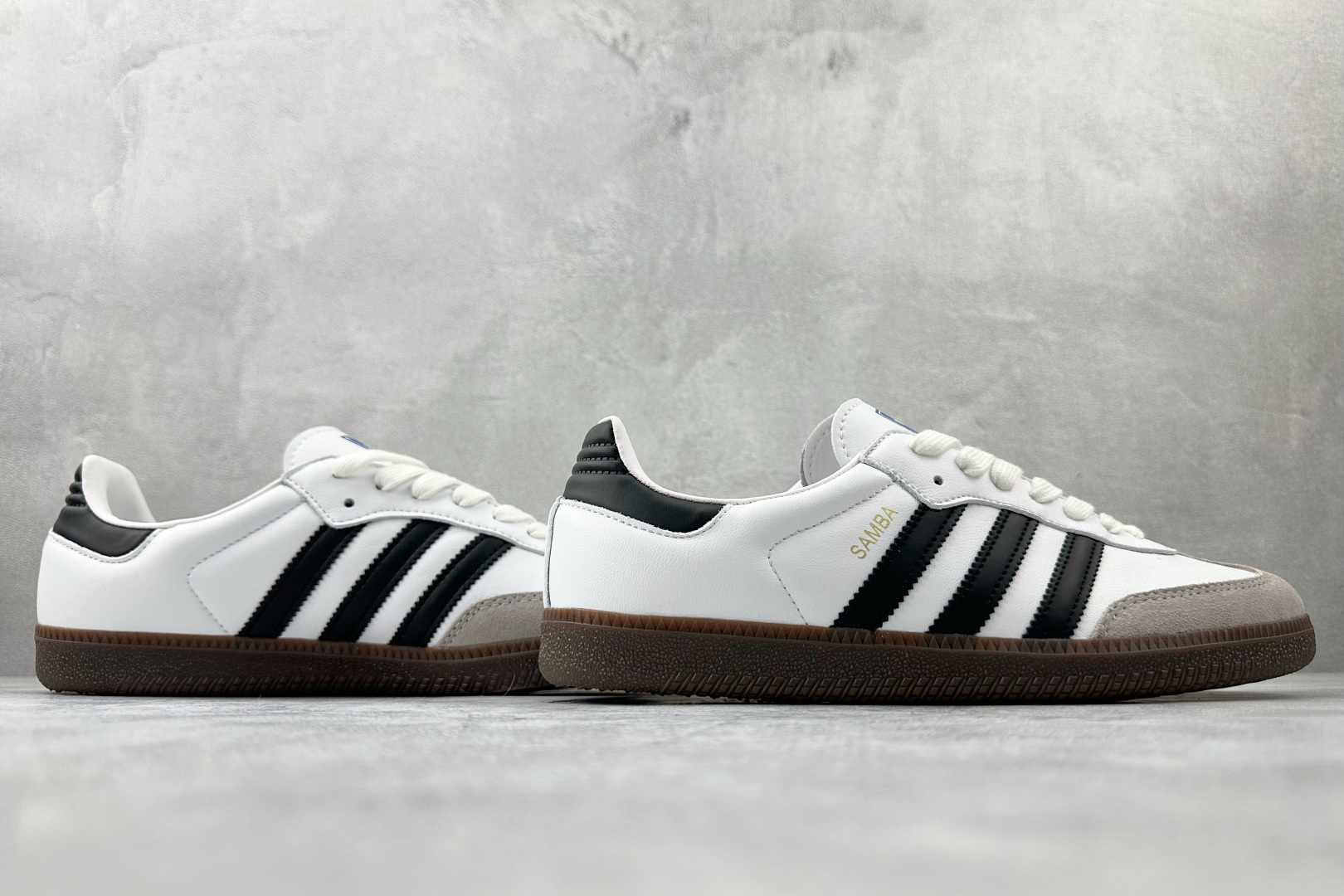XC adidas originals SAMBA OG 黑白灰货号：B75806尺码：35 36 36