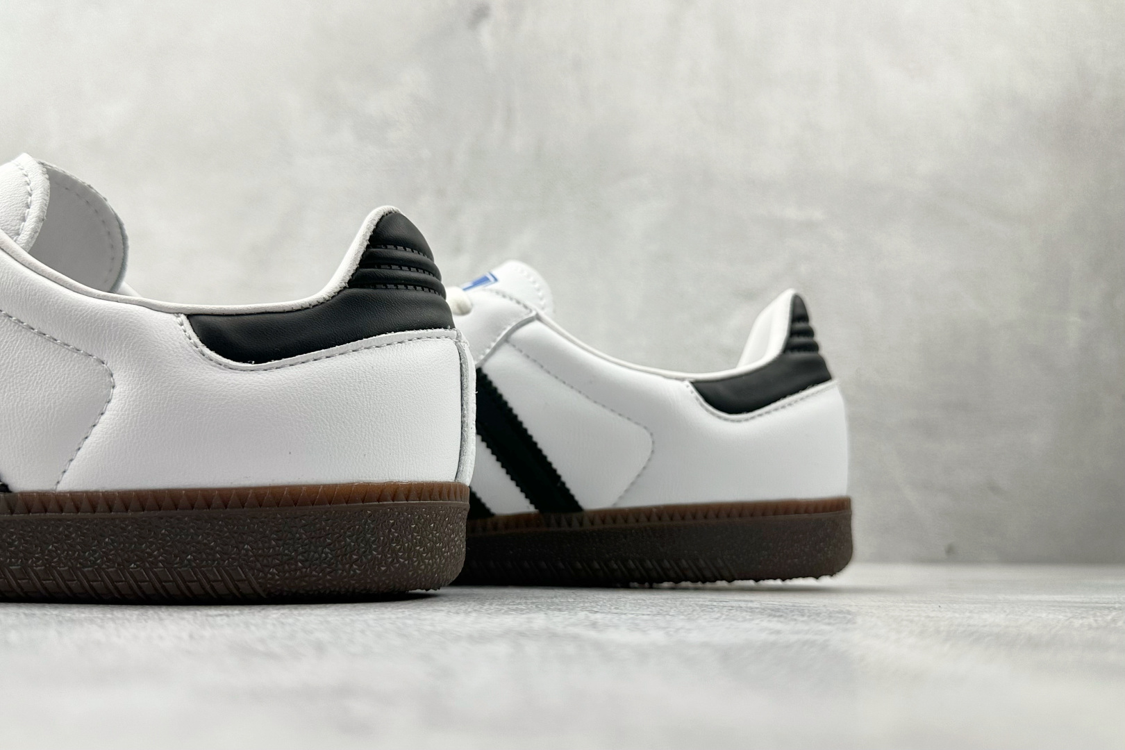 XC adidas originals SAMBA OG 黑白灰货号：B75806尺码：35 36 36
