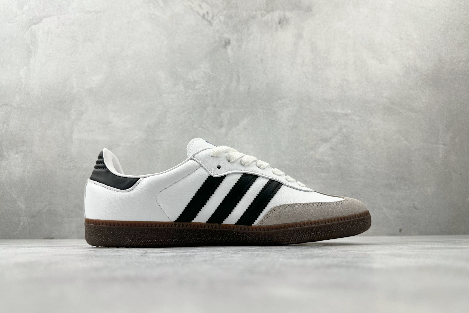 XC adidas originals SAMBA OG 黑白灰货号：B75806尺码：35 36 36