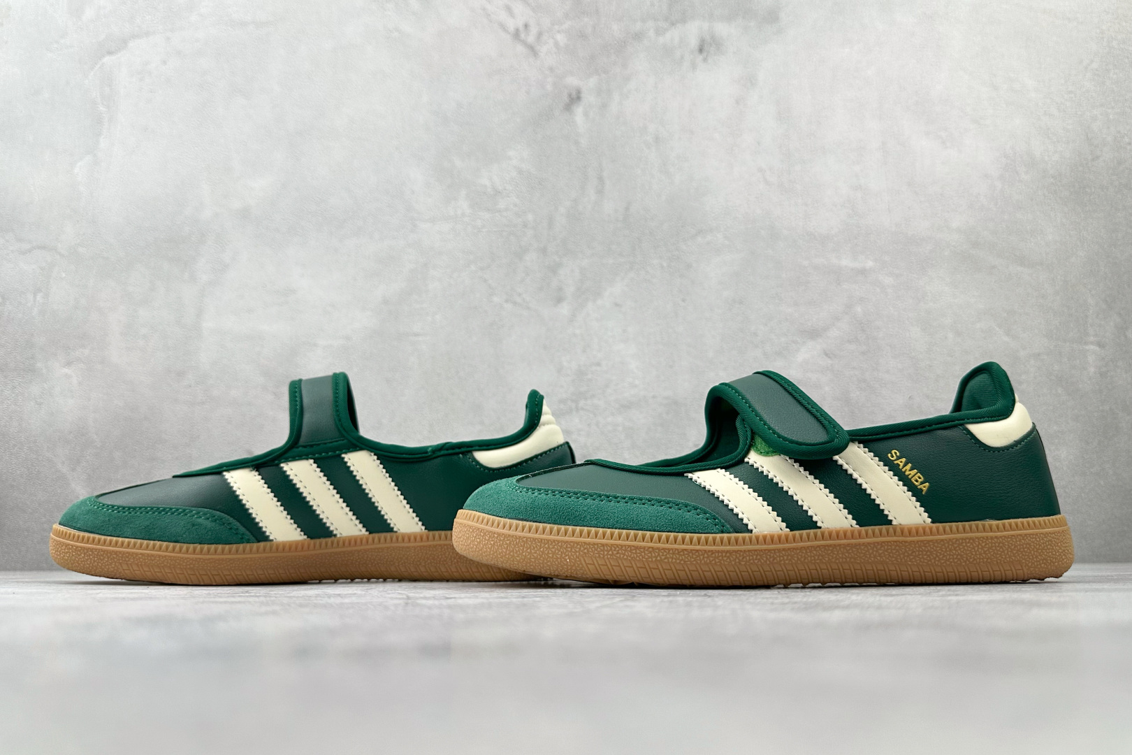 ZX 神版 adidas originals Samba Jane 绿白色货号：JR7340尺码：36 