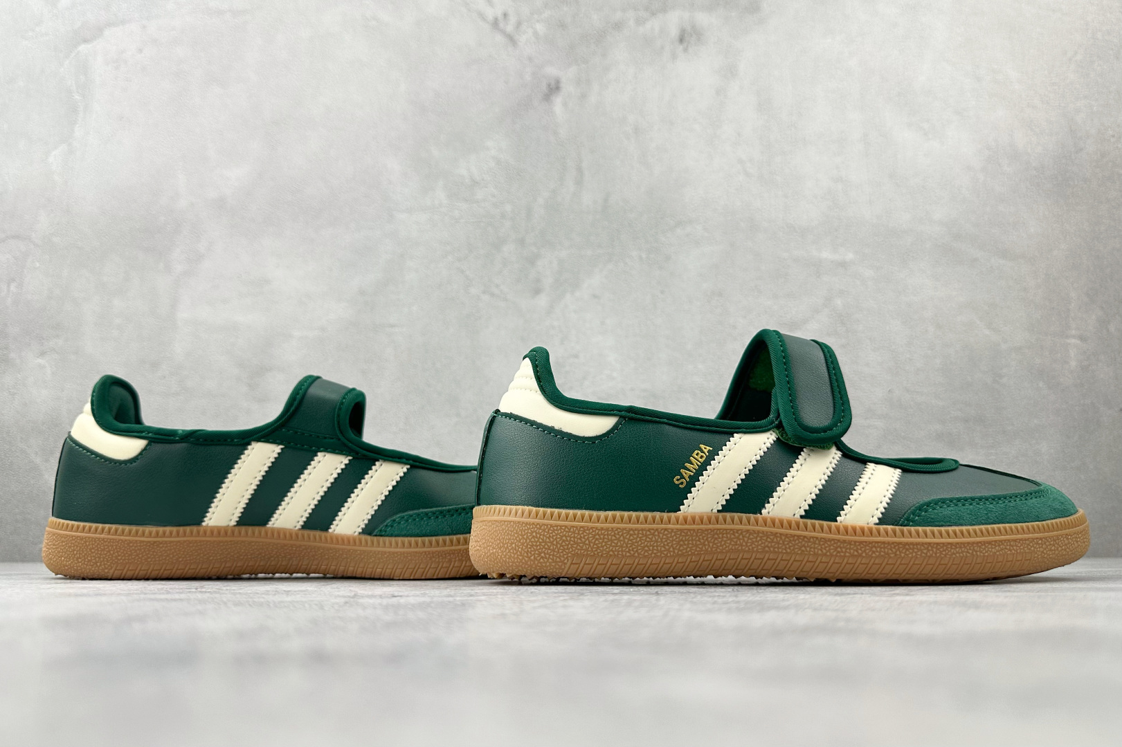 ZX 神版 adidas originals Samba Jane 绿白色货号：JR7340尺码：36 