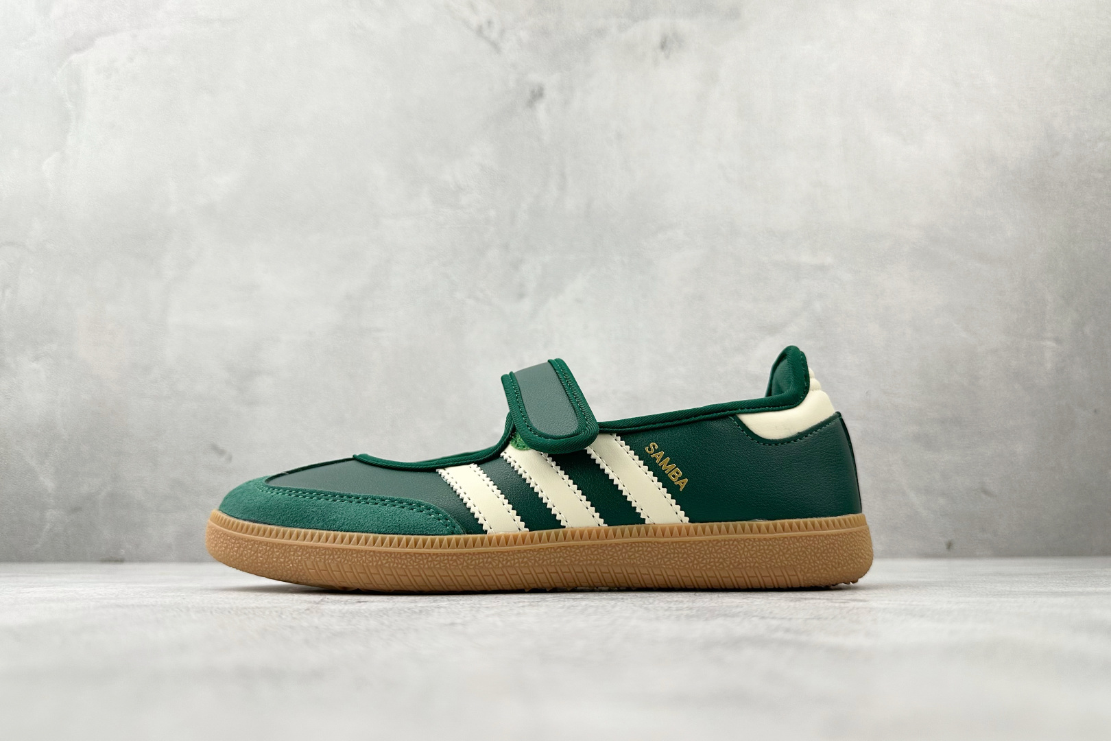ZX 神版 adidas originals Samba Jane 绿白色货号：JR7340尺码：36 